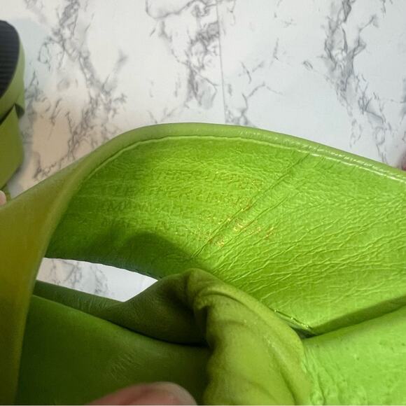 Intentionally Blank Starry Flatform Sandal in
Apple Green Sz 7 - Picture 9 of 9